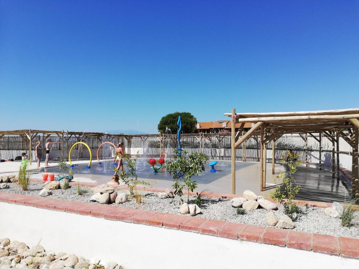 Canigou Vue: Lakeside Retreat With Pools And Playground * Le Barcares