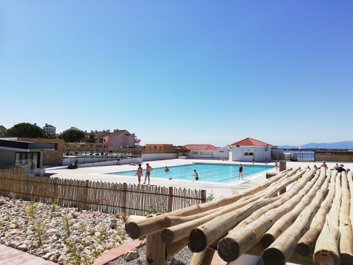 Canigou Vue: Lakeside Retreat With Pools And Playground Apartment Le Barcares