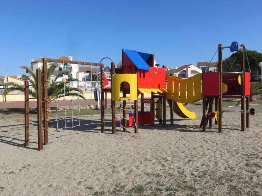 Canigou Vue: Lakeside Retreat With Pools And Playground Apartment *