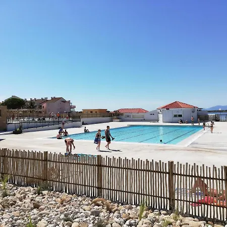 Appartement Canigou Vue: Lakeside Retreat with Pools and Playground Le Barcares Exterior photo