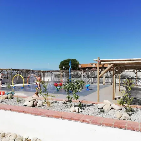 Appartement Canigou Vue: Lakeside Retreat with Pools and Playground Le Barcares Exterior photo