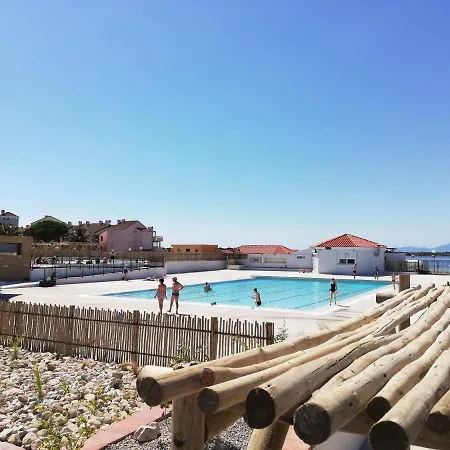 Appartement Canigou Vue: Lakeside Retreat with Pools and Playground Le Barcares Exterior photo