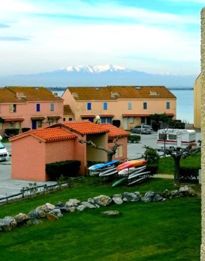 Appartement Exposé Plein Sud - Proche Du Marché De Noël - Mezzanine Pour Les Enfants - Terrasse Extérieure Avec Vue Magnifique Sur Le Canigou - Espace Jeux Pour Enfants Le Barcarès